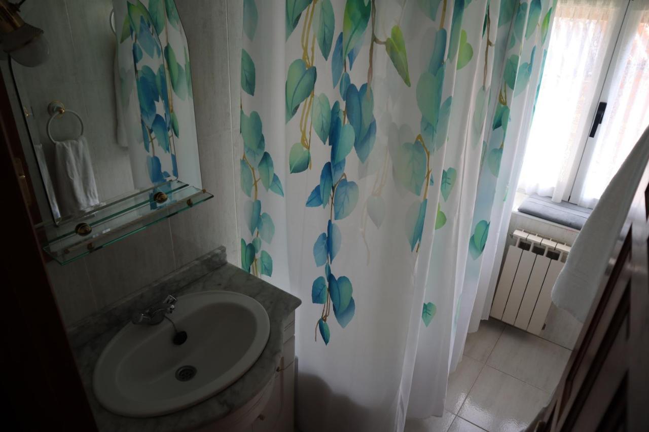 Casa Rural Cares Санта-Мария-де-Вальдеон Экстерьер фото