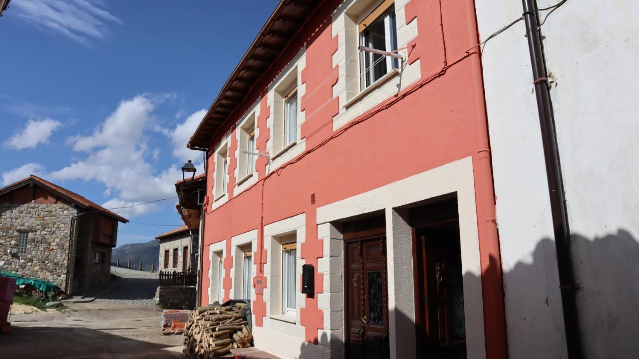 Casa Rural Cares Санта-Мария-де-Вальдеон Экстерьер фото
